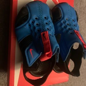 Baby Nike Sandals Size 5c